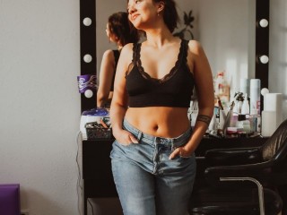 IrisGirl69 webcam girl as a performer. Gallery photo 4.