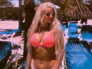 Clairbaby webcam girl as a performer. Gallery photo 1.