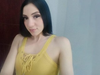 KarenLu webcam girl as a performer. Gallery photo 1.