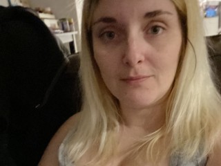 Angeleyez6969 webcam girl as a performer. Gallery photo 2.