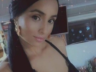 Miah_Cox webcam girl as a performer. Gallery photo 2.