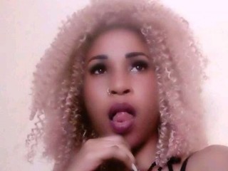 LEEFAL webcam girl as a performer. Gallery photo 1.