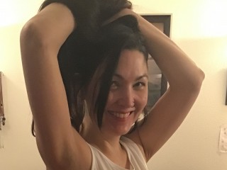 Tinylynn webcam girl as a performer. Gallery photo 1.