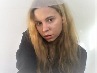 MissLisa4U webcam girl as a performer. Gallery photo 3.