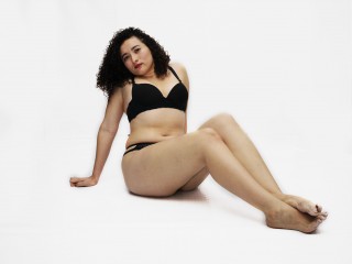 KeyraVioleth webcam girl as a performer. Gallery photo 6.