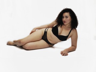 KeyraVioleth webcam girl as a performer. Gallery photo 7.