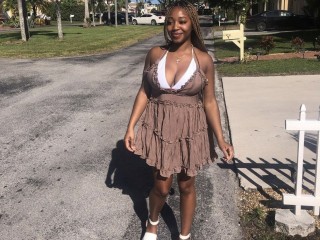 pinkbunny22 webcam girl as a performer. Gallery photo 1.