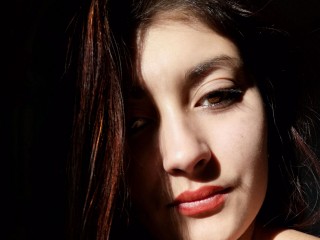 MoroOLove webcam girl as a performer. Gallery photo 3.