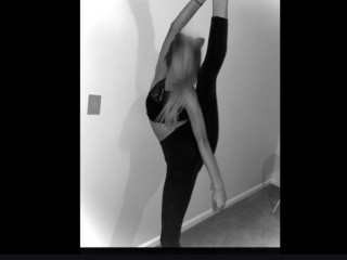 Blancatea webcam girl as a performer. Gallery photo 1.