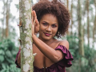 CamilaZuares webcam girl as a performer. Gallery photo 3.