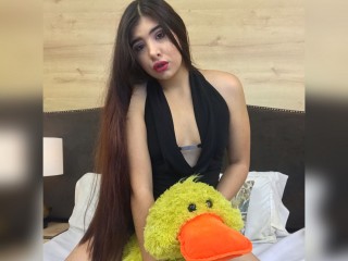 SarahWatsonP webcam girl as a performer. Gallery photo 4.