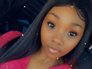 asiahh webcam girl as a performer. Gallery photo 3.