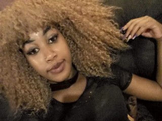 Shanky_titis webcam girl as a performer. Gallery photo 2.