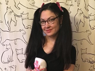 Tinylynn webcam girl as a performer. Gallery photo 2.