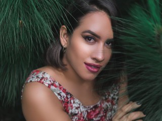 SelleneSweet webcam girl as a performer. Gallery photo 5.