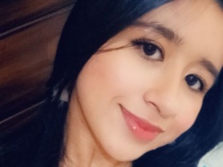 AudreylOoveE webcam girl as a performer. Gallery photo 1.