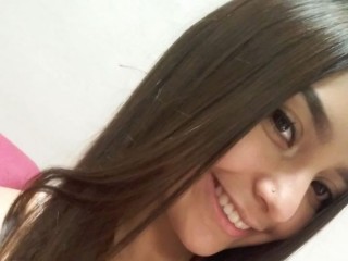 IsaFerrer webcam girl as a performer. Gallery photo 2.