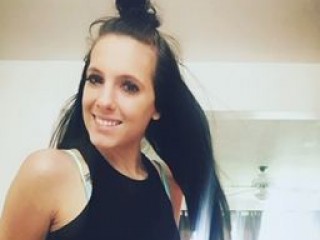 miahhnadia webcam girl as a performer. Gallery photo 1.