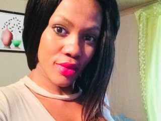 Kimhoneyxx webcam girl as a performer. Gallery photo 1.