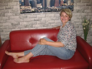 FloraAlba webcam girl as a performer. Gallery photo 2.