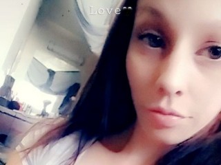 Ahyva webcam girl as a performer. Gallery photo 1.