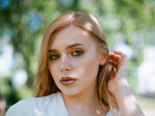 MaySweart webcam girl as a performer. Gallery photo 1.