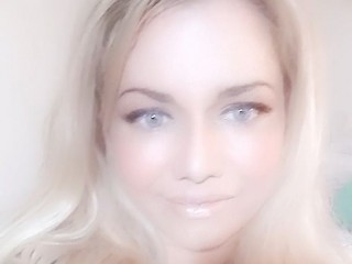 MimiWeston webcam girl as a performer. Gallery photo 5.