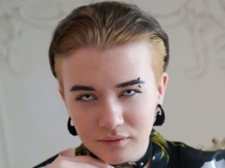 DallinPirs webcam girl as a performer. Gallery photo 5.