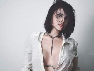 EevaBlack webcam girl as a performer. Gallery photo 6.