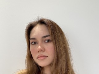 LeylinaVeriz webcam girl as a performer. Gallery photo 1.