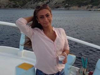 cora4all webcam girl as a performer. Gallery photo 2.