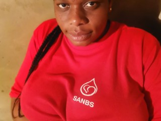 MomoEat webcam girl as a performer. Gallery photo 1.