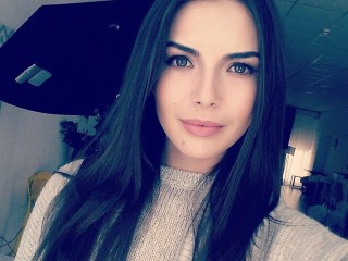 Estelinia webcam girl as a performer. Gallery photo 4.