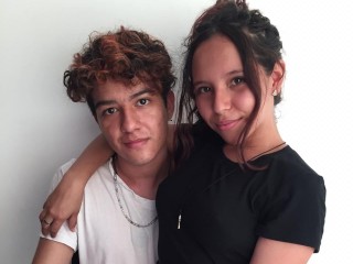 ElizaandJack webcam girl as a performer. Gallery photo 1.
