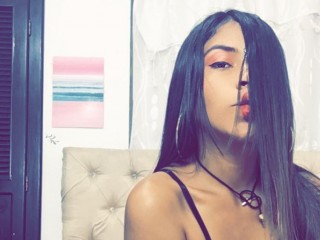 saraysexlatin webcam girl as a performer. Gallery photo 1.