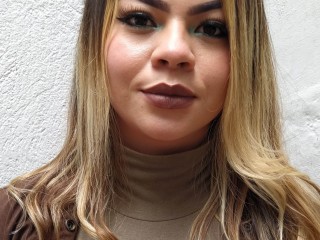 MerieeAnne webcam girl as a performer. Gallery photo 2.