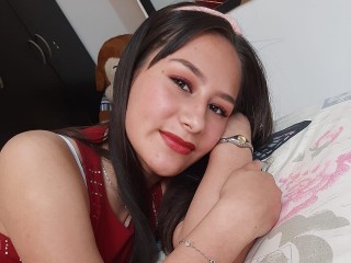 DaliaLewuis webcam girl as a performer. Gallery photo 2.