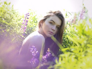 ShinyVikky webcam girl as a performer. Gallery photo 1.