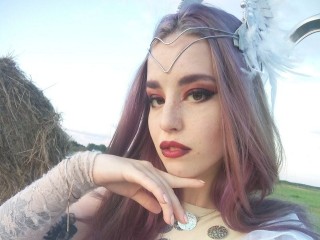 SilviaBanks webcam girl as a performer. Gallery photo 6.