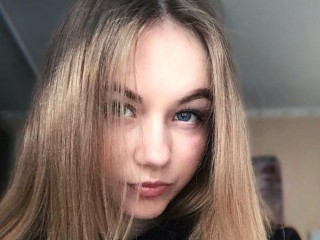 Santramera webcam girl as a performer. Gallery photo 7.