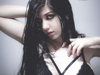 MeeganWhitee webcam girl as a performer. Gallery photo 1.