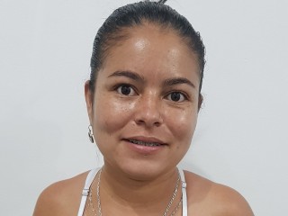 MaiaSanto webcam girl as a performer. Gallery photo 6.