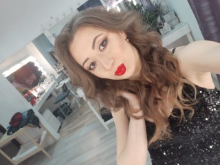 SanitaSoft webcam girl as a performer. Gallery photo 2.