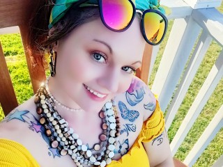 SincerelyShannon webcam girl as a performer. Gallery photo 8.