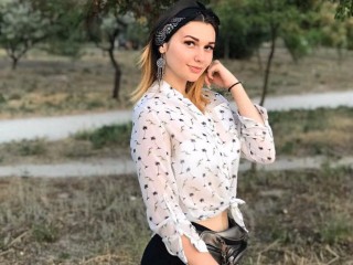 Nikkas webcam girl as a performer. Gallery photo 6.