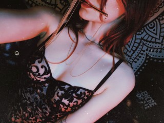 Nocti_s webcam girl as a performer. Gallery photo 4.