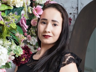 LilyAllen webcam girl as a performer. Gallery photo 1.