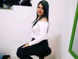 EmmilyJones webcam girl as a performer. Gallery photo 1.