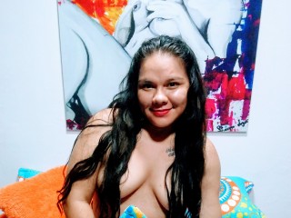 EvangelineWet webcam girl as a performer. Gallery photo 1.