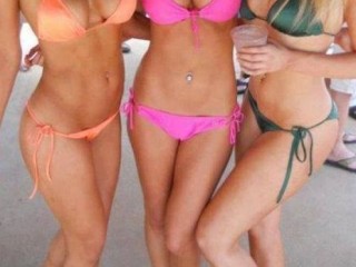 Your3Bebes webcam girl as a performer. Gallery photo 3.